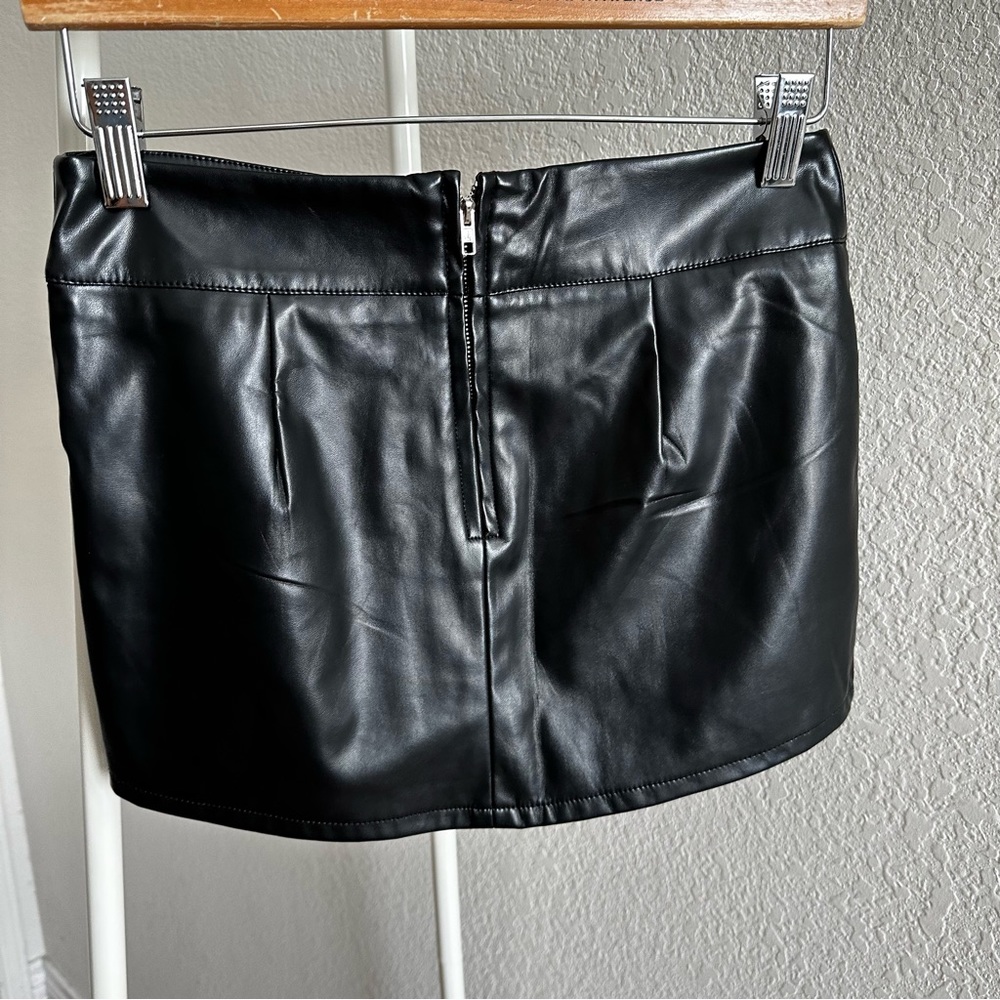Mini Pleather Skort - Picture 2 of 4
